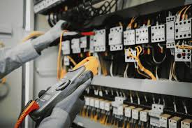 Mengatasi Masalah Kabel Listrik pada AC Kantor
