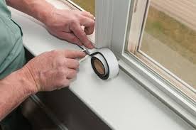 Pasang Weatherstripping atau Isolasi Tambahan