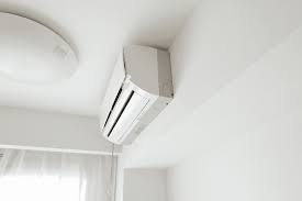 Indoor Unit Terlalu Dekat Dinding atau Tirai