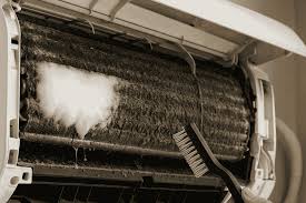 Mengapa AC Sering Membeku Meski Cuaca Panas?