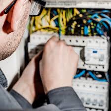 Fluktuasi Tegangan dari PLN atau Instalasi Listrik