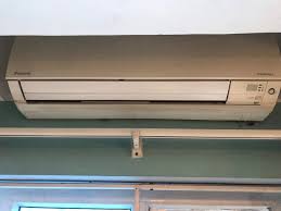 Kerugian Membiarkan Pintu dan Jendela Terbuka Saat AC Menyala