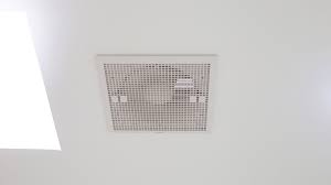 Mengapa Udara AC Terasa Pengap dan Berat? Masalah Ventilasi