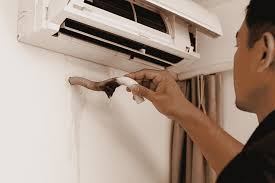 AC Rumah Tetes Air ke Dinding, Salah Posisi atau Saluran Mampet?