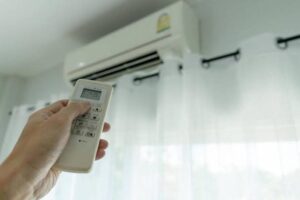 Penyebab AC Kantor Mengalami Lonjakan Konsumsi Daya Mendadak