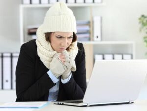 Penyebab AC Kantor Terlalu Dingin dan Pegawai Sering Sakit